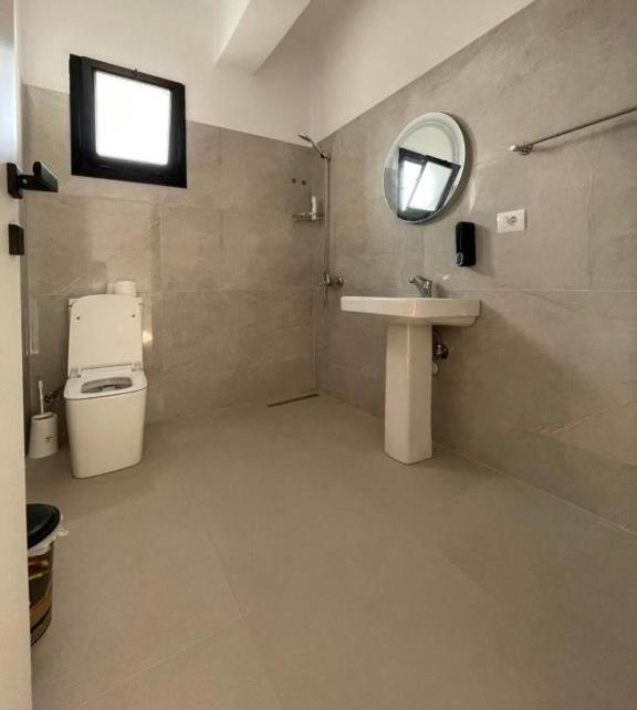 Апартаменты Karafili House