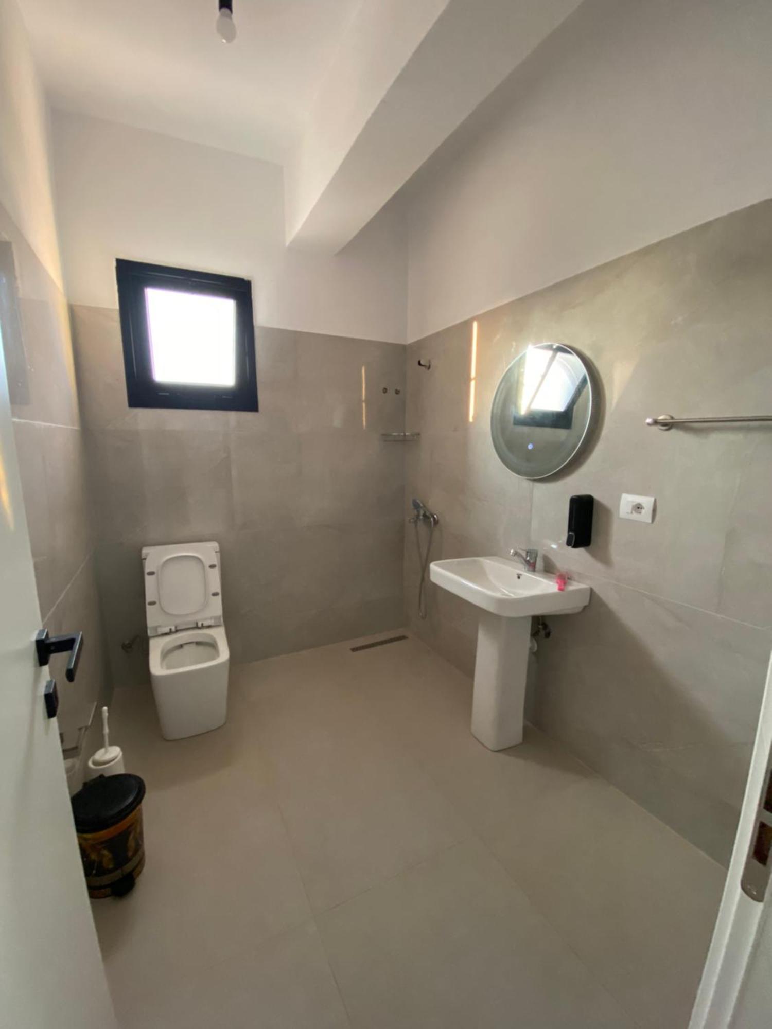 Karafili House * Ксамил