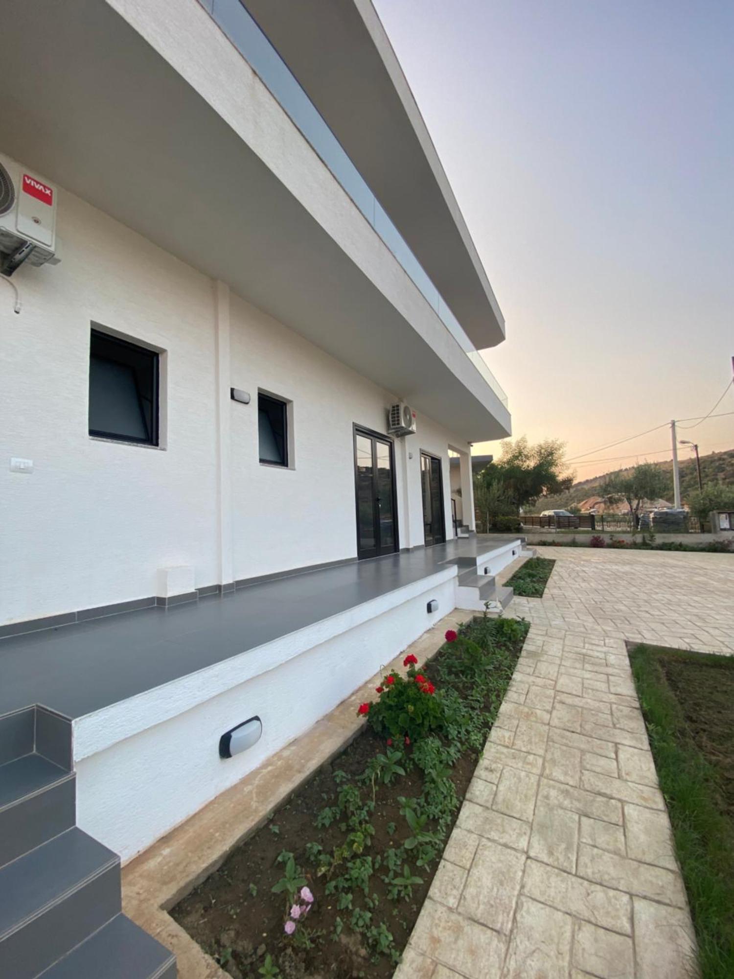 Апартаменты Karafili House Ксамил