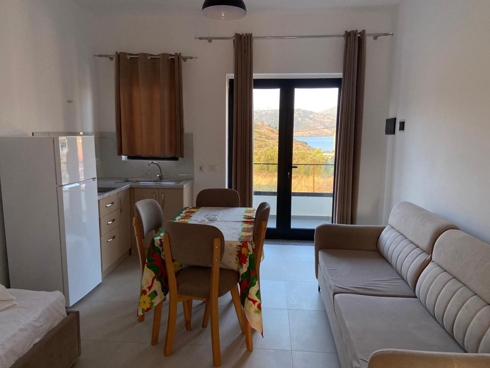 Karafili House * Ксамил